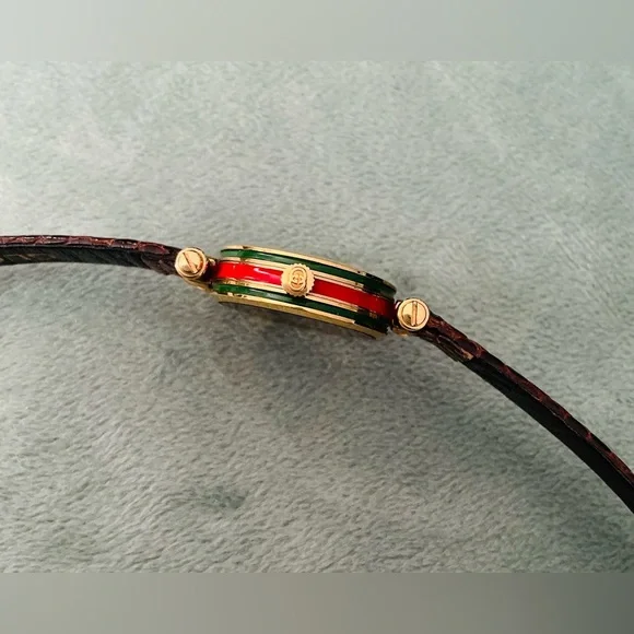 The CUTEST GUCCI watch model💖💖 - Picture 2 of 13